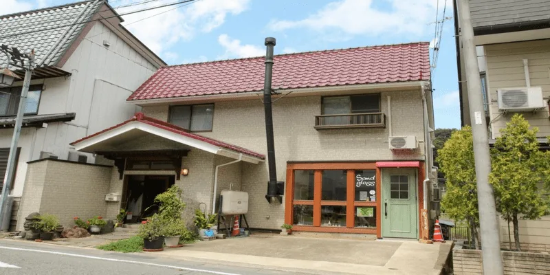 Exterior of ADDress Iizuna A, which has a kitchen and one free parking space